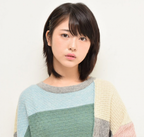 浜辺美波の自撮りが可愛い 彼氏や学校とあの花のめんまが好評 もしかしてズレてる Yoshikiのトレンド速報